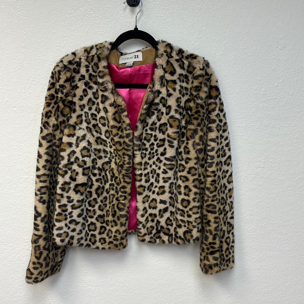 Forever 21 Faux fur size large leopard jacket